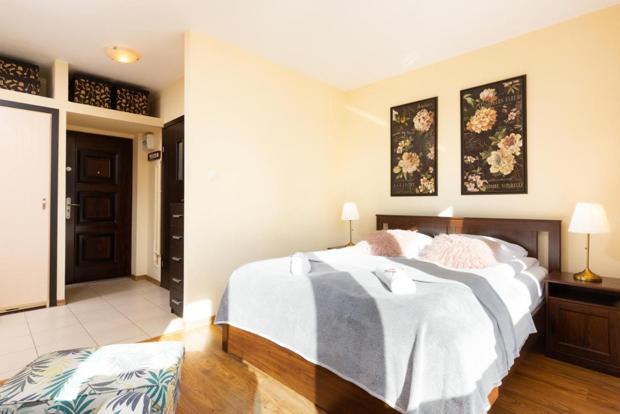 Apartments City Center Krucza By Renters วอร์ซอ ภายนอก รูปภาพ